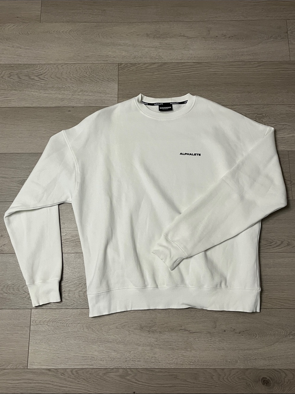 Alphalete Men’s White Crew Sweatshirt - Mens Size XL - Slight Collar Colouring
